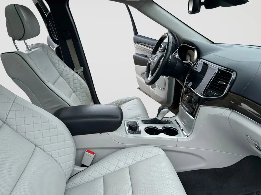 Jeep Grand Cherokee photo 15