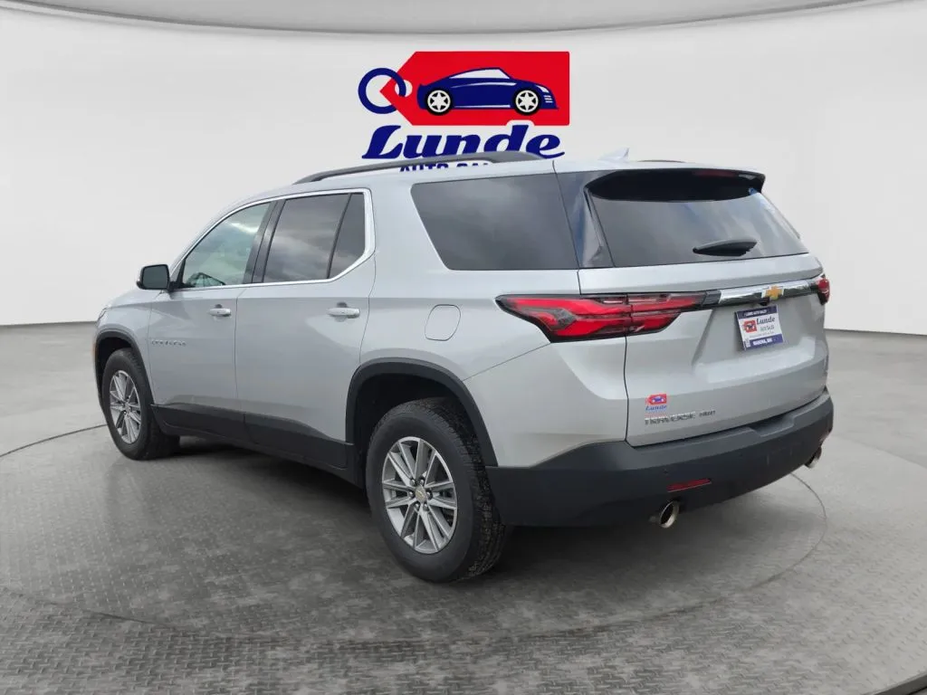 Chevrolet Traverse photo 3