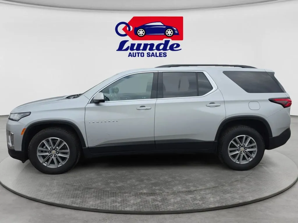 Chevrolet Traverse photo 2