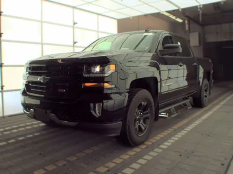 Black 2017 Chevrolet Silverado 1500 Crew Cab Z71 LT Pickup 4D 5 3/4 ft for sale in Wadena, MN