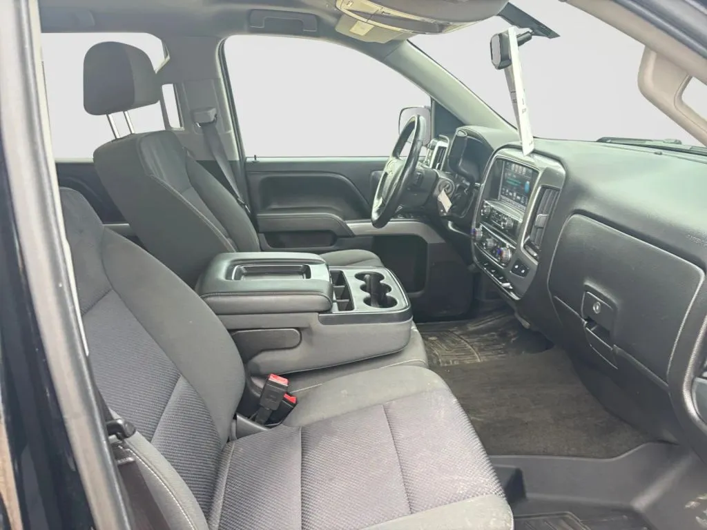 Chevrolet Silverado photo 15