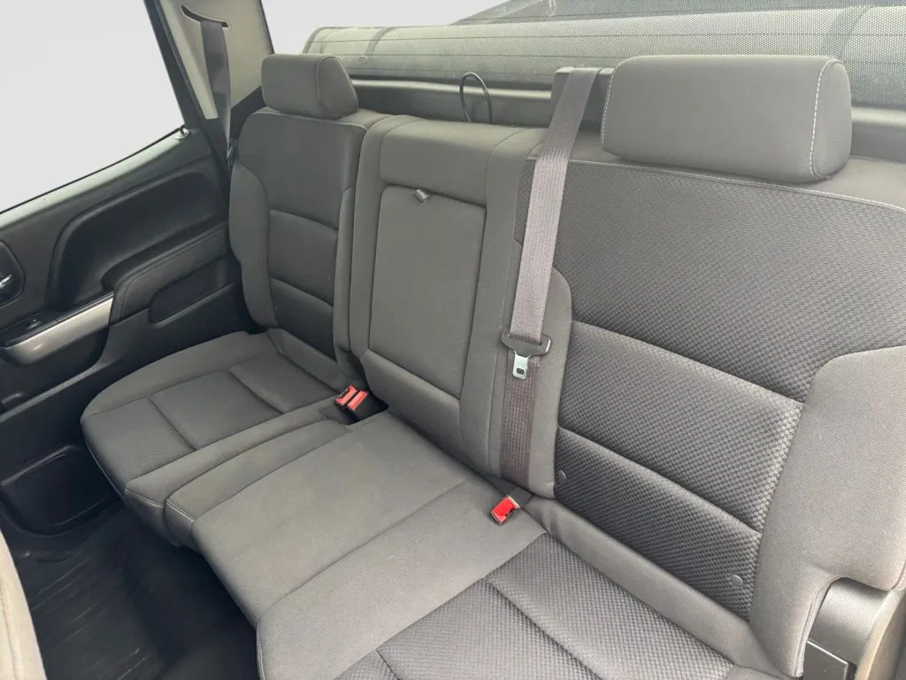 Chevrolet Silverado photo 13