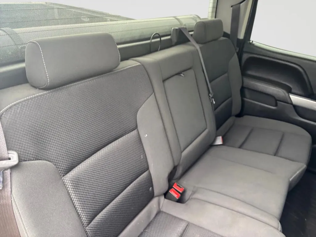 Chevrolet Silverado photo 18