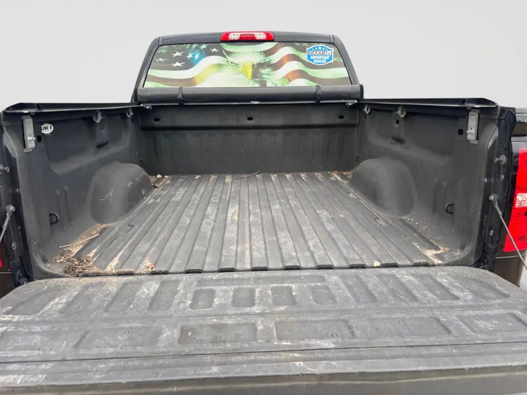Chevrolet Silverado photo 19