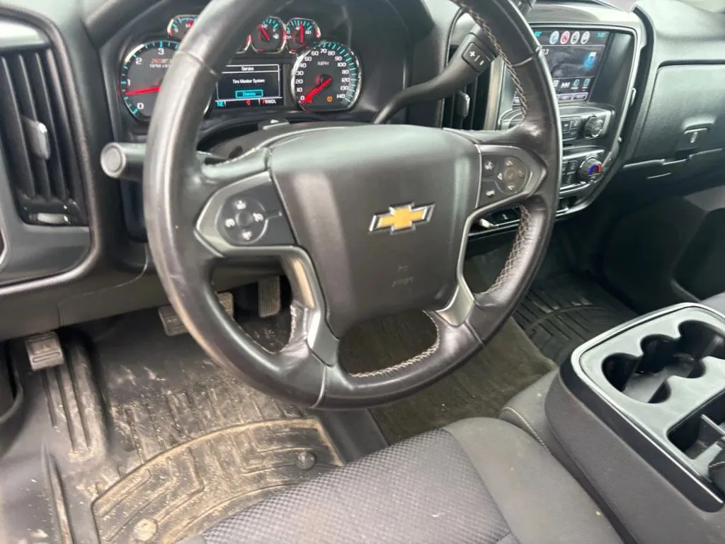 Chevrolet Silverado photo 11
