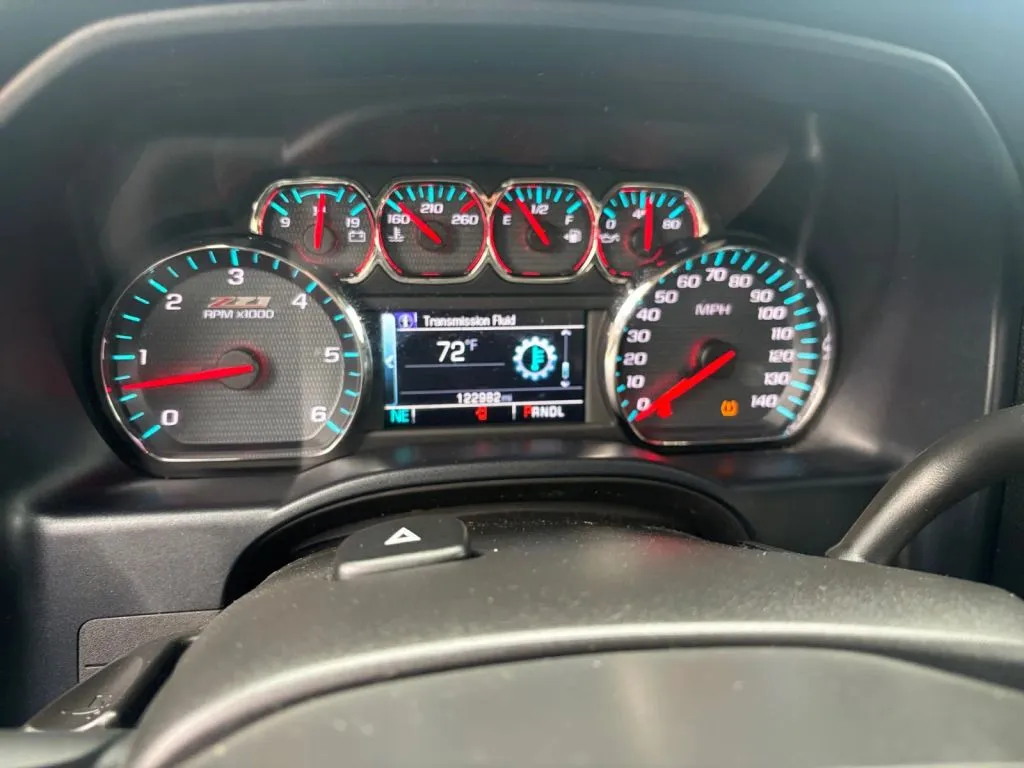 Chevrolet Silverado photo 16