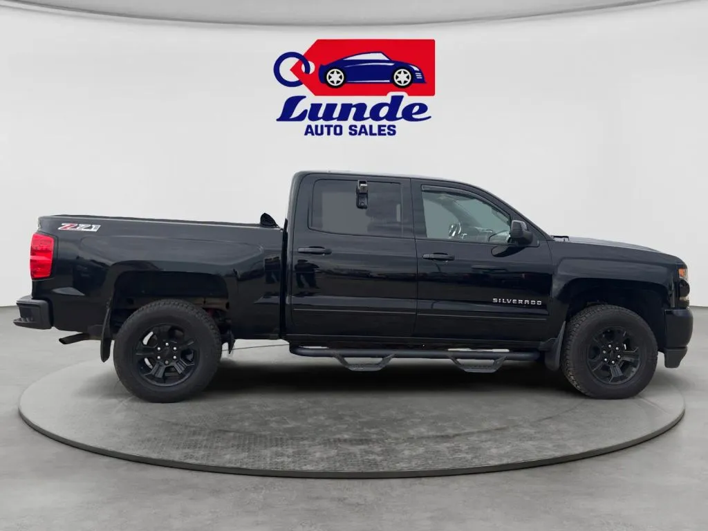 Chevrolet Silverado photo 6