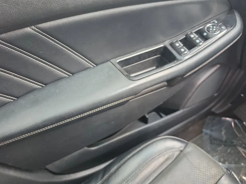 Ford Edge photo 17