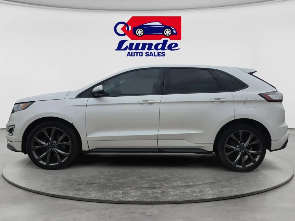 Ford Edge photo 2