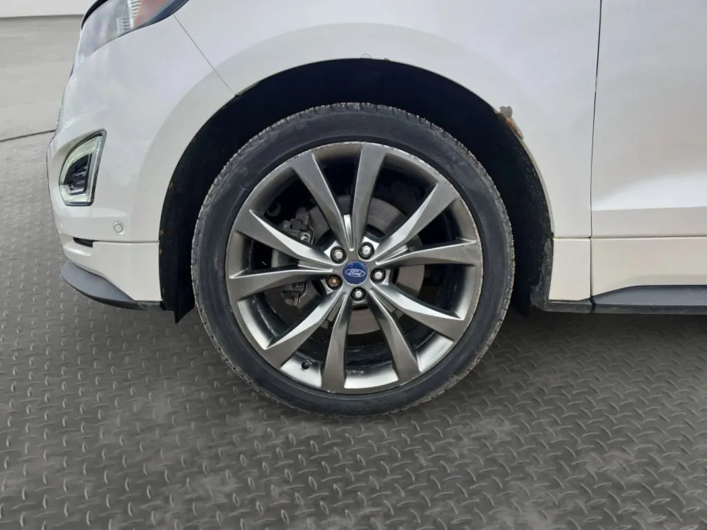Ford Edge photo 9