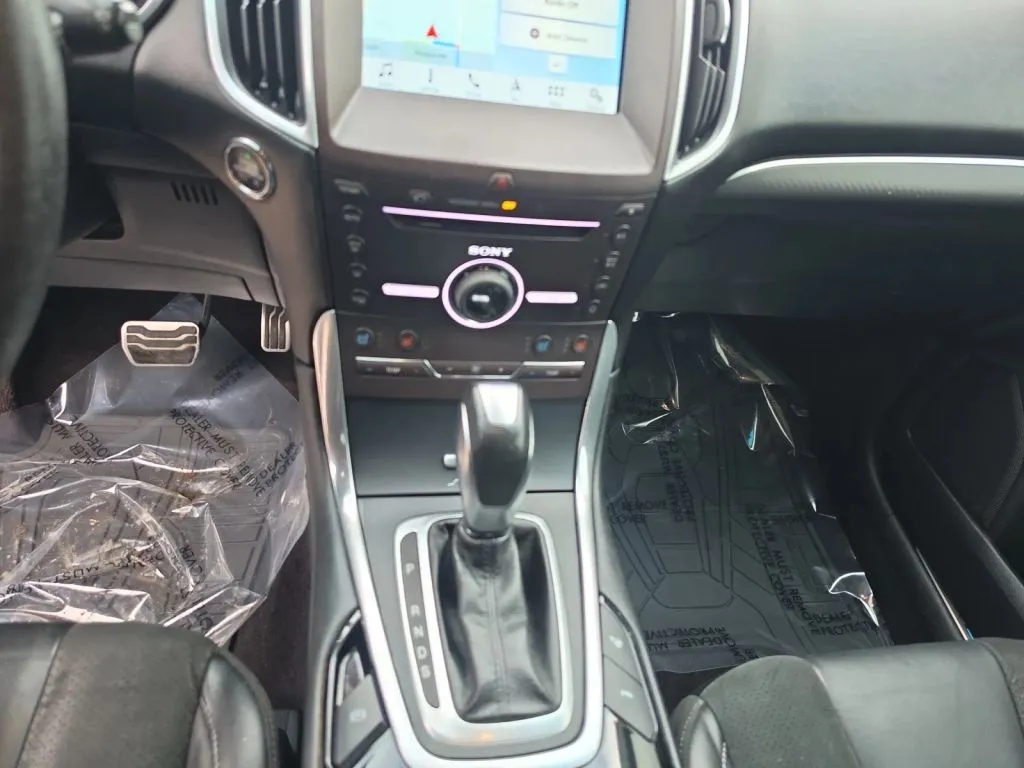 Ford Edge photo 12