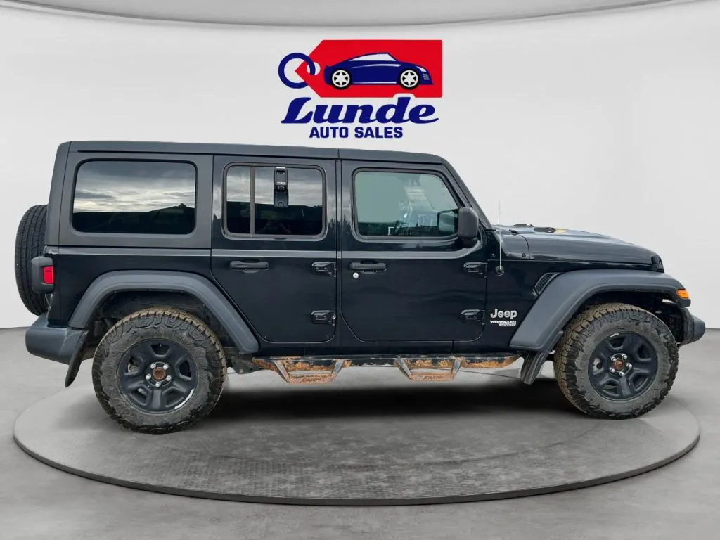 Jeep Wrangler photo 6