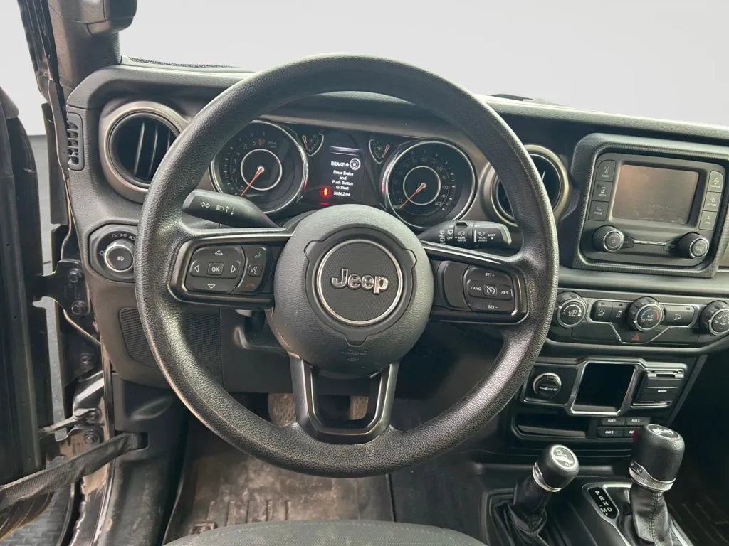 Jeep Wrangler photo 11