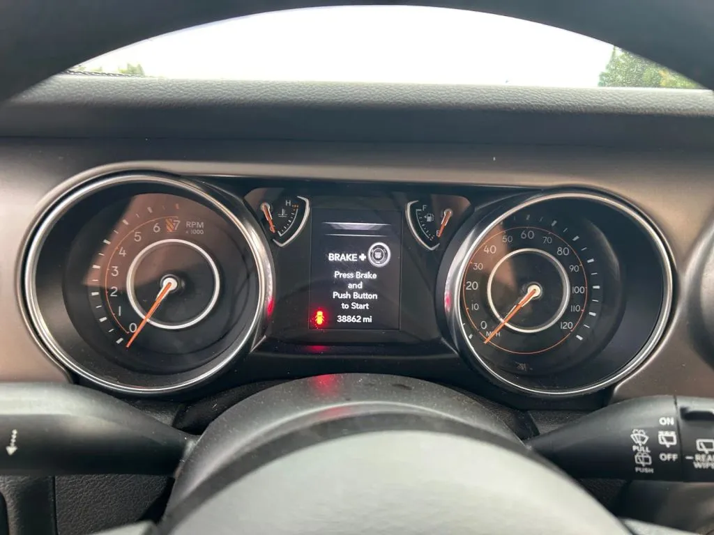 Jeep Wrangler photo 16