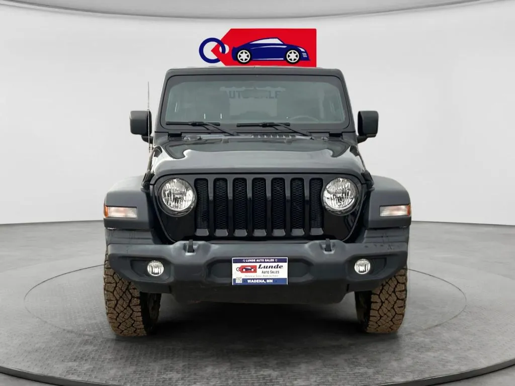 Jeep Wrangler photo 8