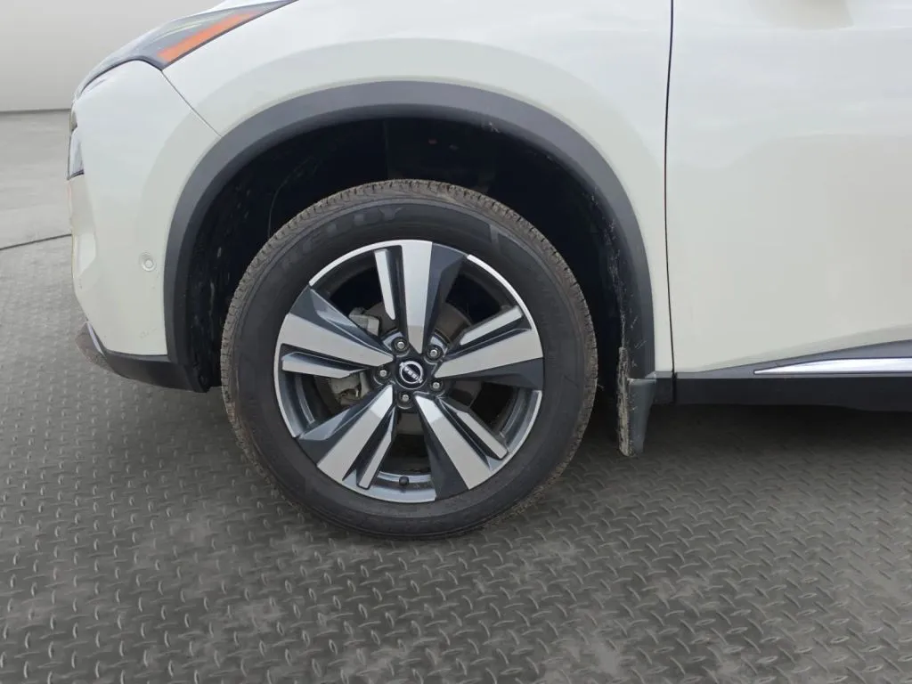 Nissan Rogue photo 9