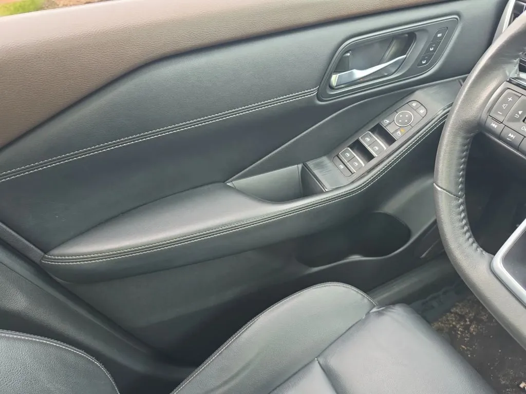 Nissan Rogue photo 17