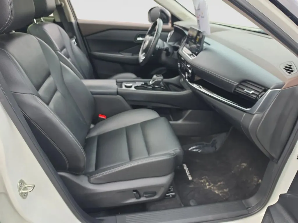 Nissan Rogue photo 15