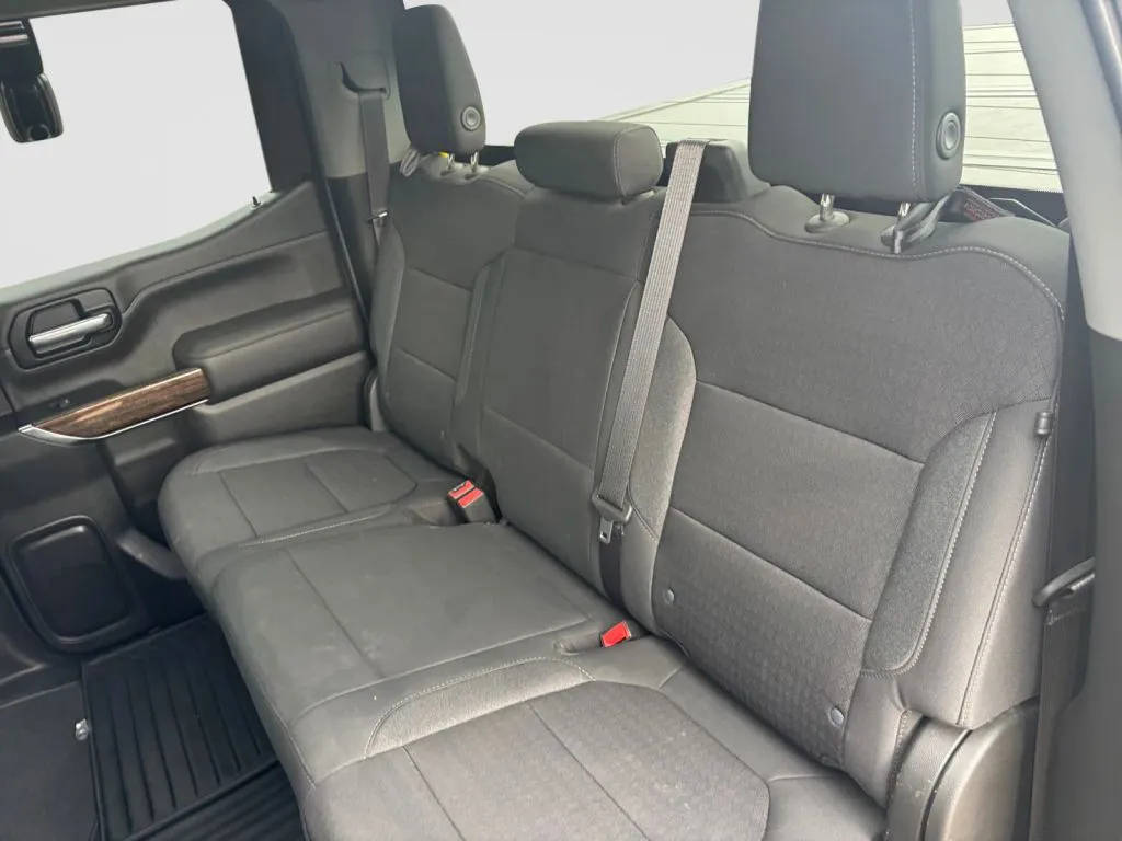 GMC Sierra photo 13