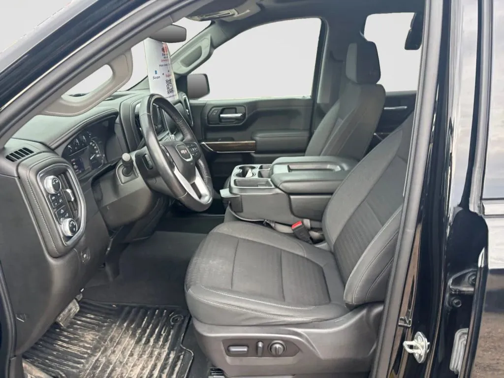 GMC Sierra photo 10