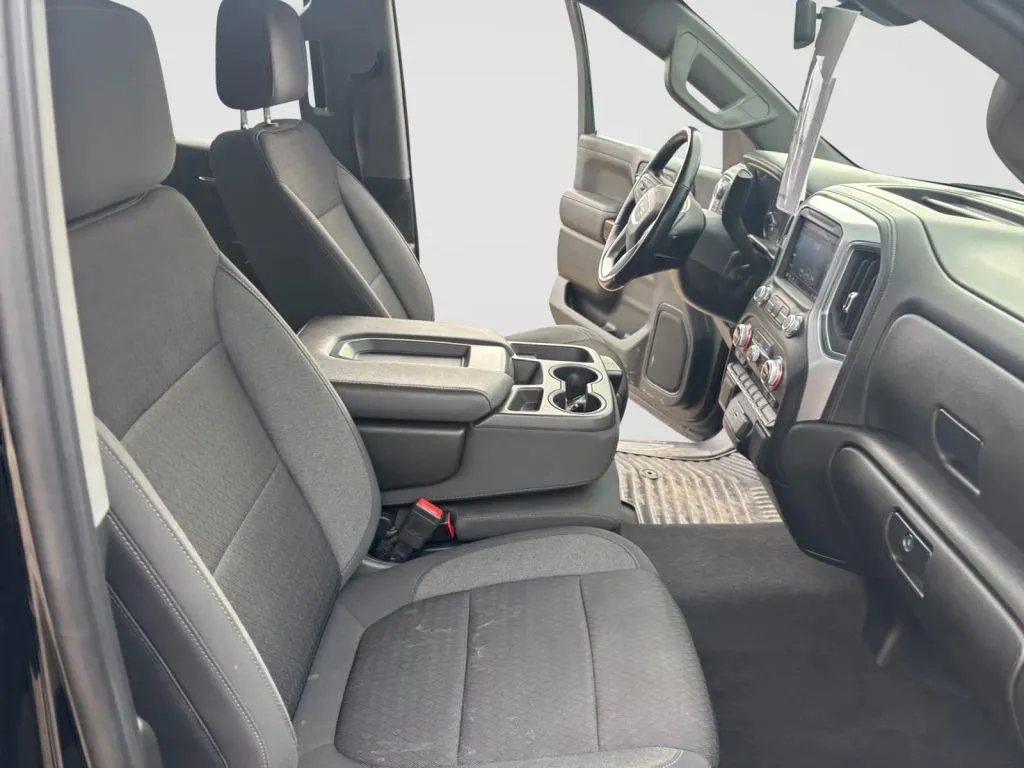 GMC Sierra photo 15