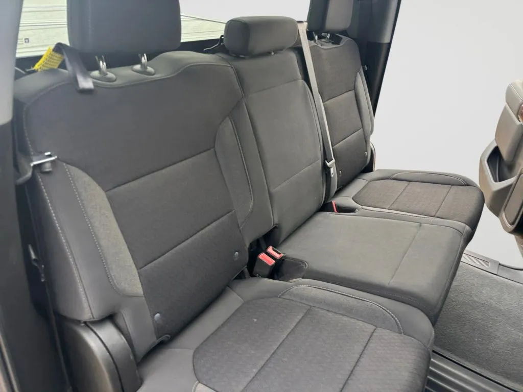 GMC Sierra photo 18