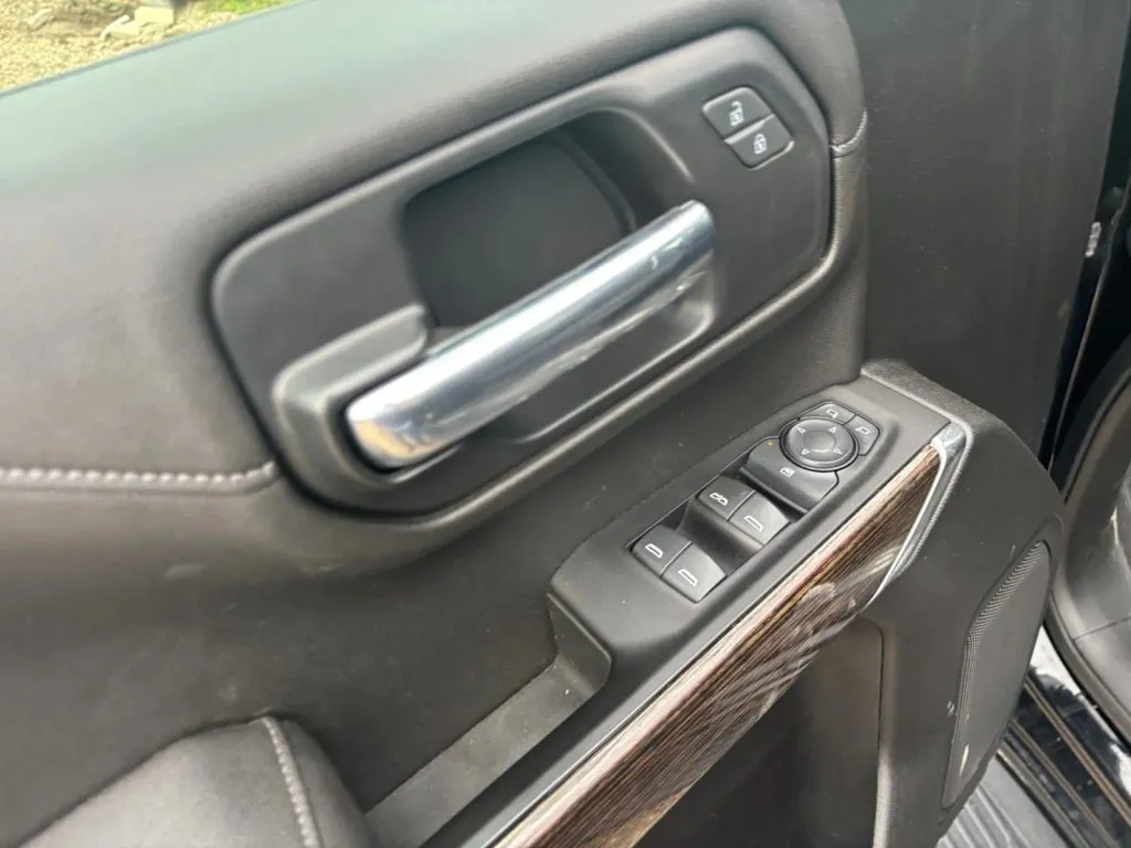 GMC Sierra photo 17