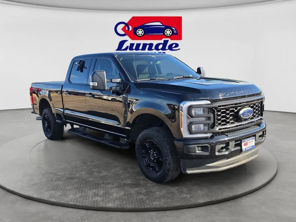 Ford F-250 photo 2