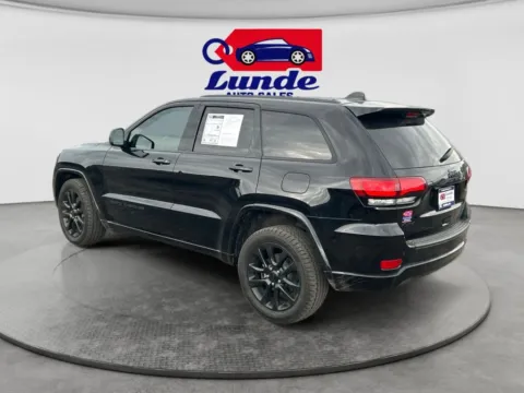 Another view of 2021 Jeep Grand Cherokee Laredo X Sport Utility 4D for sale in Wadena, MN at Lunde Auto Sales Center