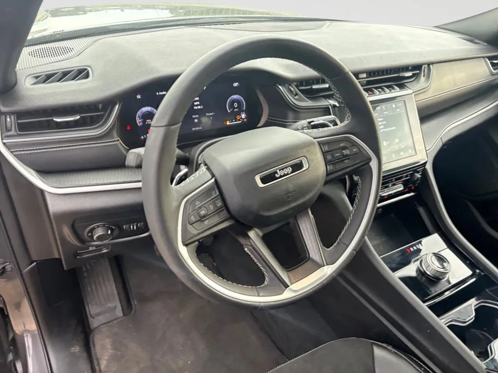 Jeep Grand Cherokee L photo 11
