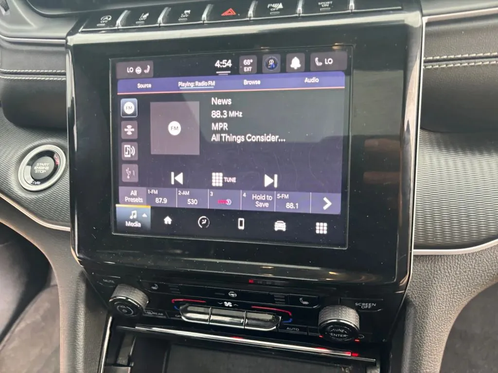 Jeep Grand Cherokee L photo 21