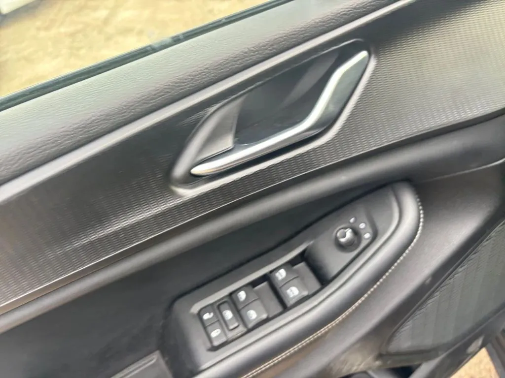 Jeep Grand Cherokee L photo 17