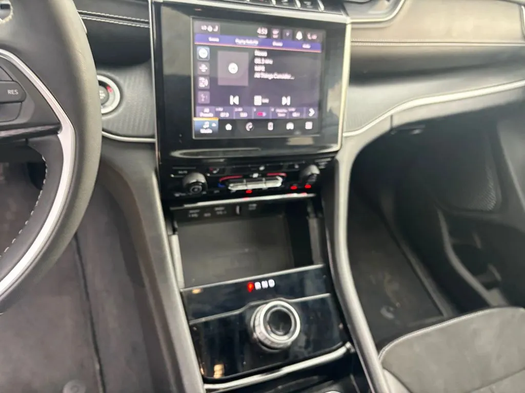 Jeep Grand Cherokee L photo 12