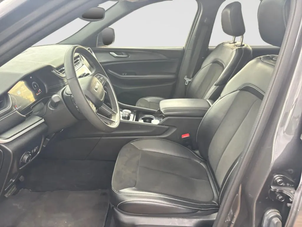Jeep Grand Cherokee L photo 10