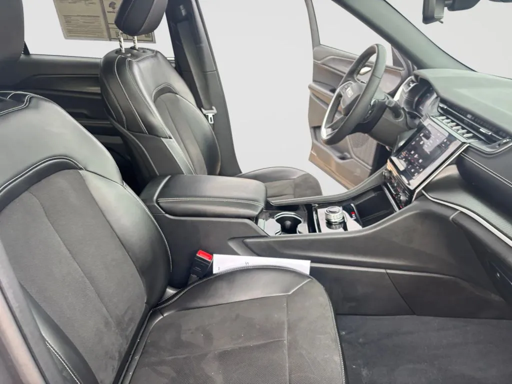 Jeep Grand Cherokee L photo 15