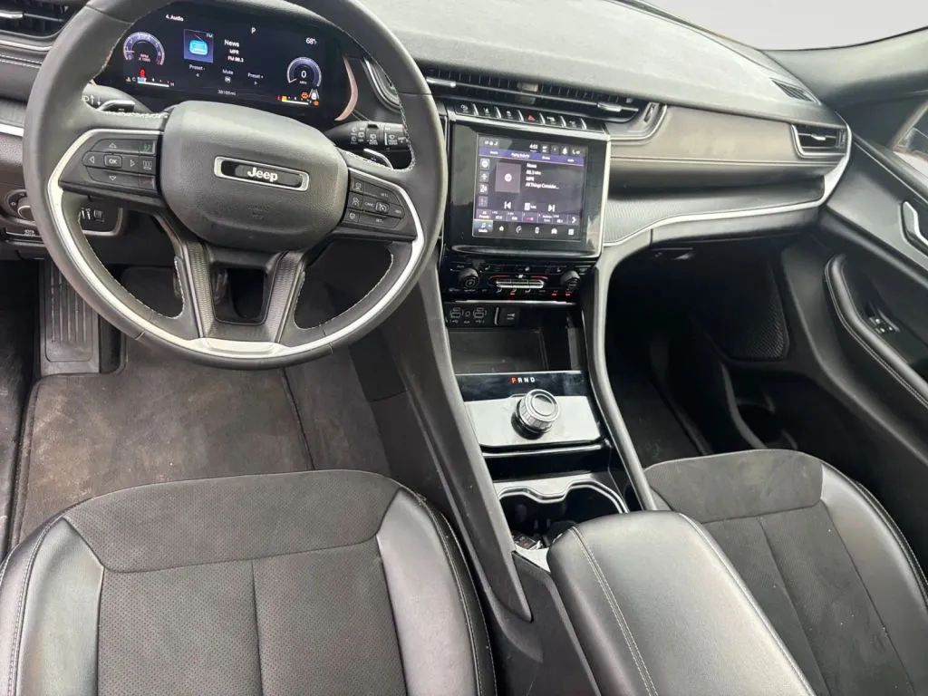 Jeep Grand Cherokee L photo 14