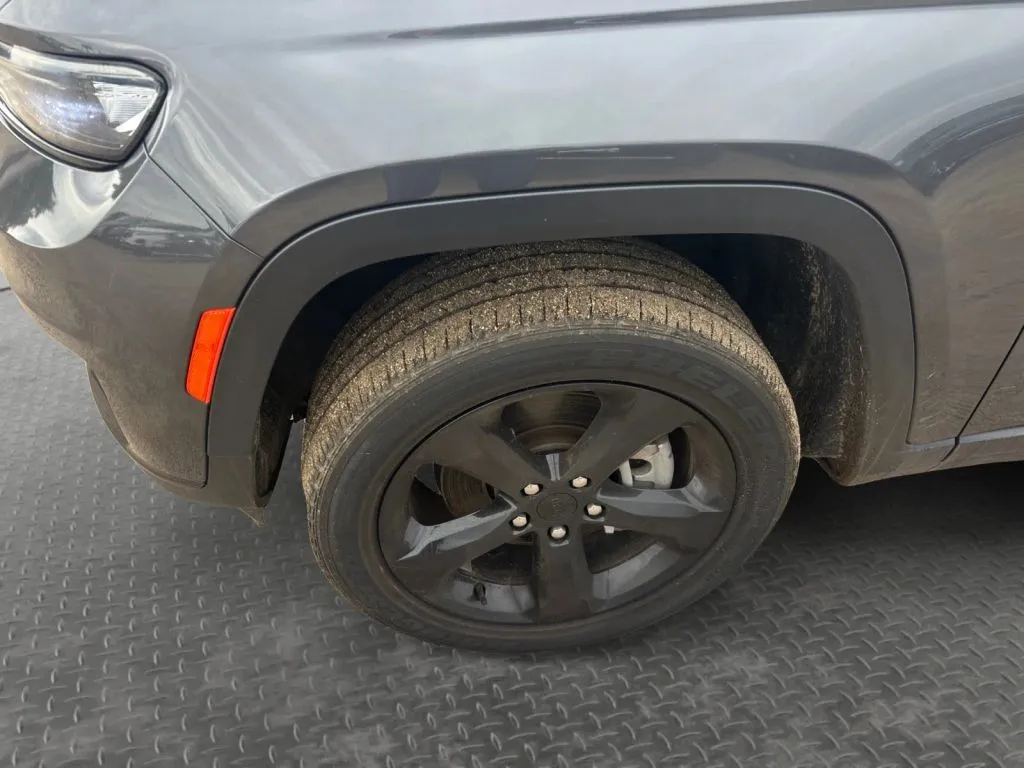 Jeep Grand Cherokee L photo 9
