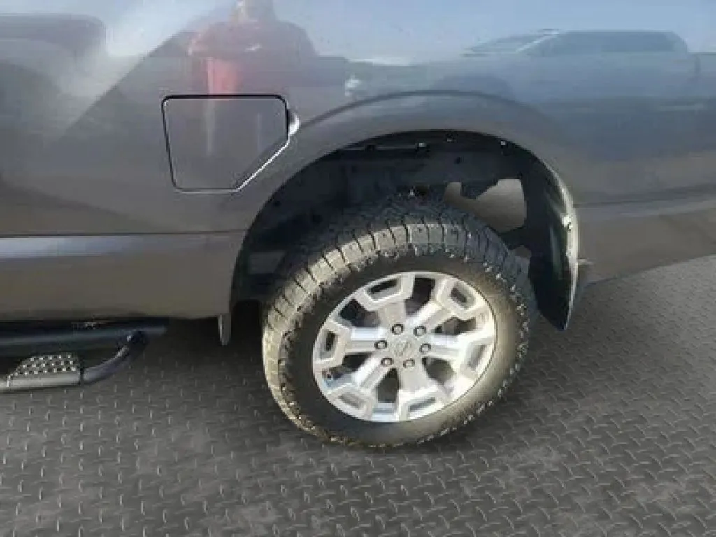 Nissan Titan photo 5
