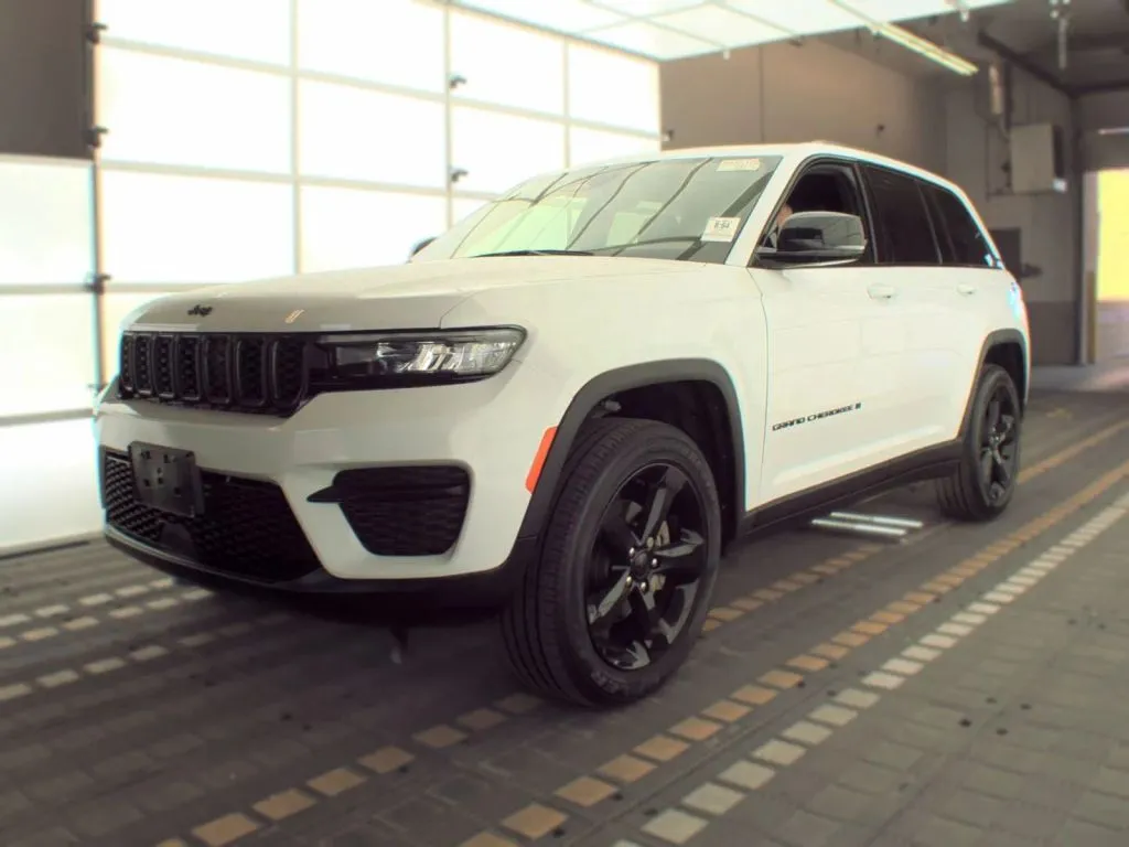 2023 Jeep Grand Cherokee Altitude Sport Utility 4D for sale in Wadena, MN