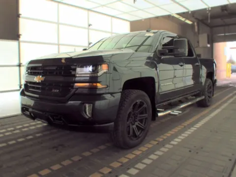 Gray 2017 Chevrolet Silverado 1500 Crew Cab Z71 LT Pickup 4D 5 3/4 ft for sale in Wadena, MN