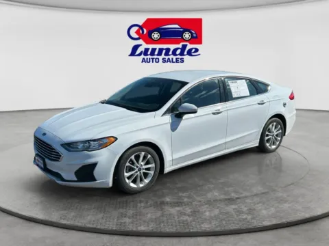 White 2020 Ford Fusion SE Hybrid Sedan 4D for sale in Wadena, MN