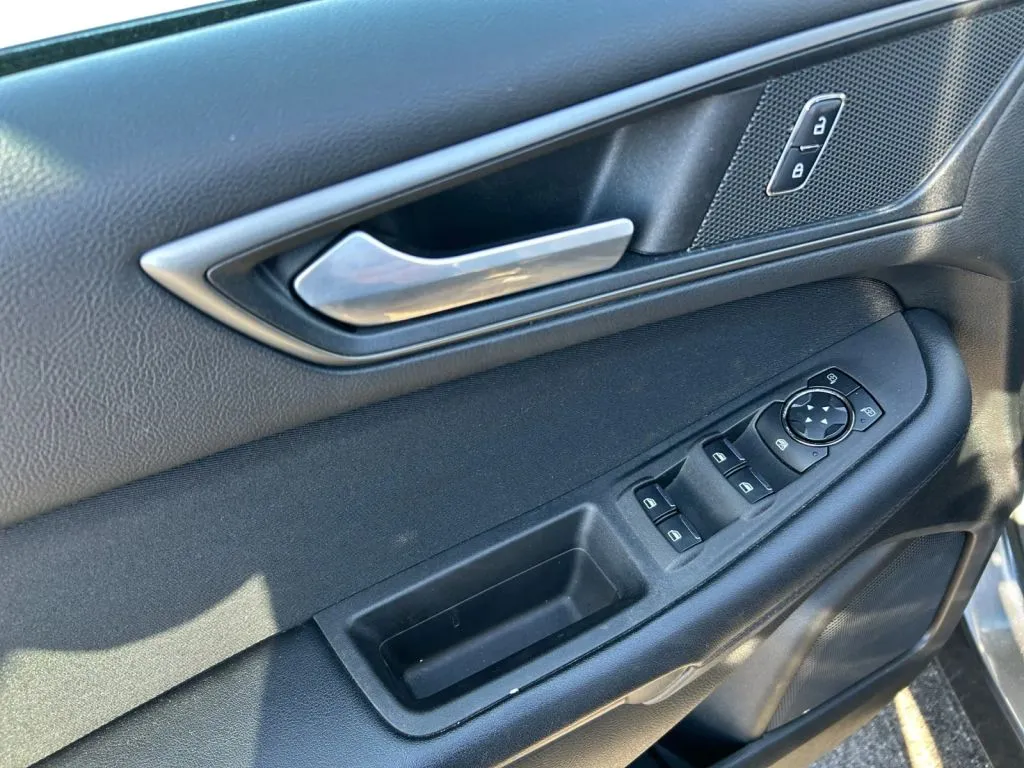 Ford Edge photo 17