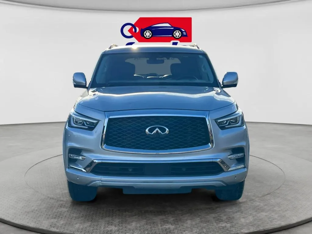 Infiniti QX80 photo 8