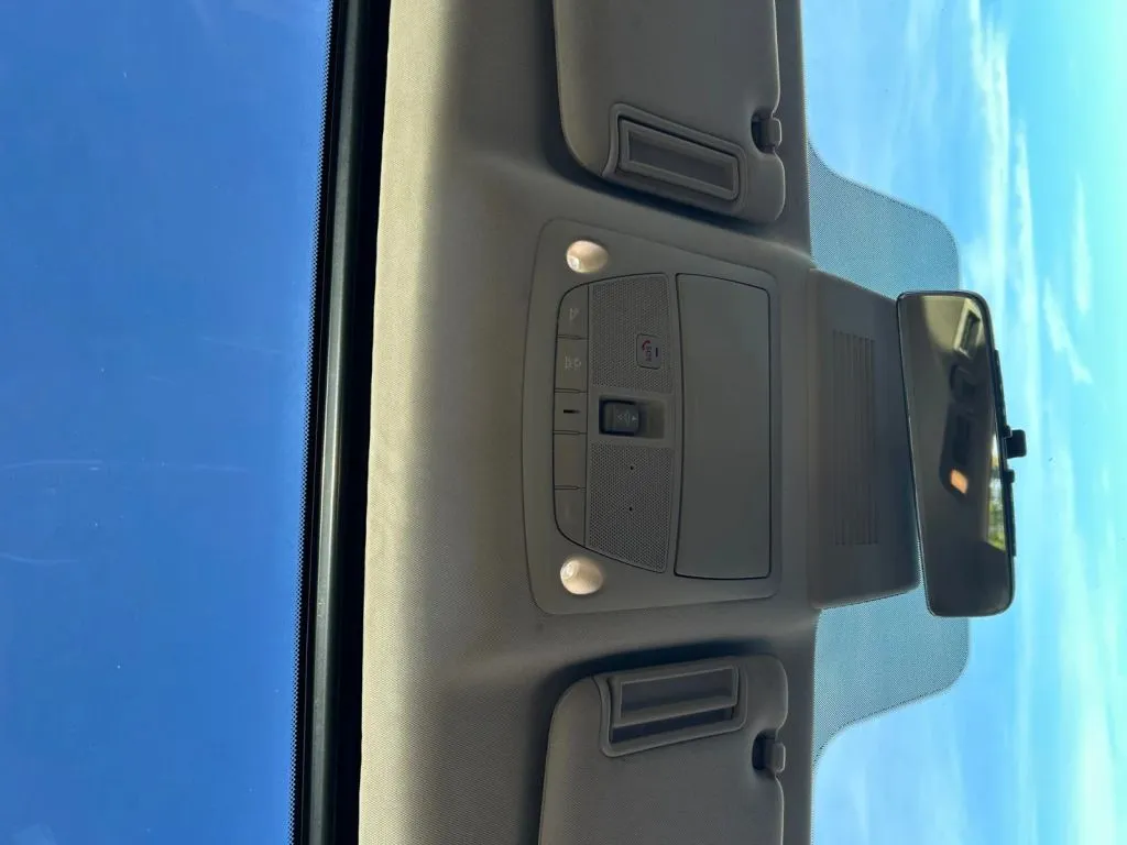 Infiniti QX80 photo 24