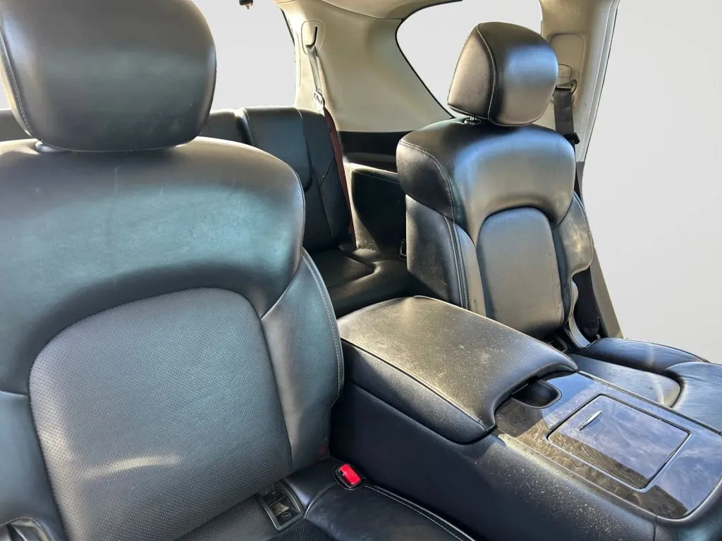 Infiniti QX80 photo 18