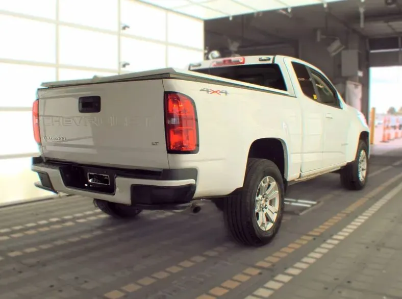 Chevrolet Colorado photo 2