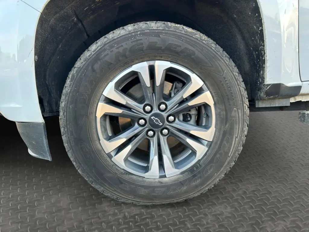 Chevrolet Colorado photo 9