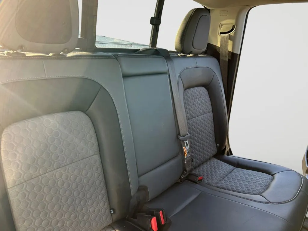 Chevrolet Colorado photo 18