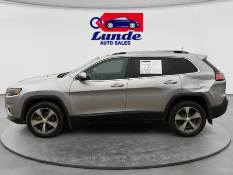Photos of 2019 Jeep Cherokee Limited Sport Utility 4D for sale in Wadena, MN at Lunde Auto Sales - Wadena