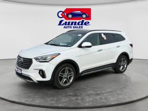 White 2019 Hyundai Santa Fe XL Limited Ultimate Sport Utility 4D for sale in Wadena, MN